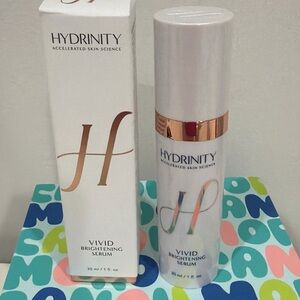 Hydrinity Vivid Brightening Serum 30
Ml / 1 fl oz new in 📦